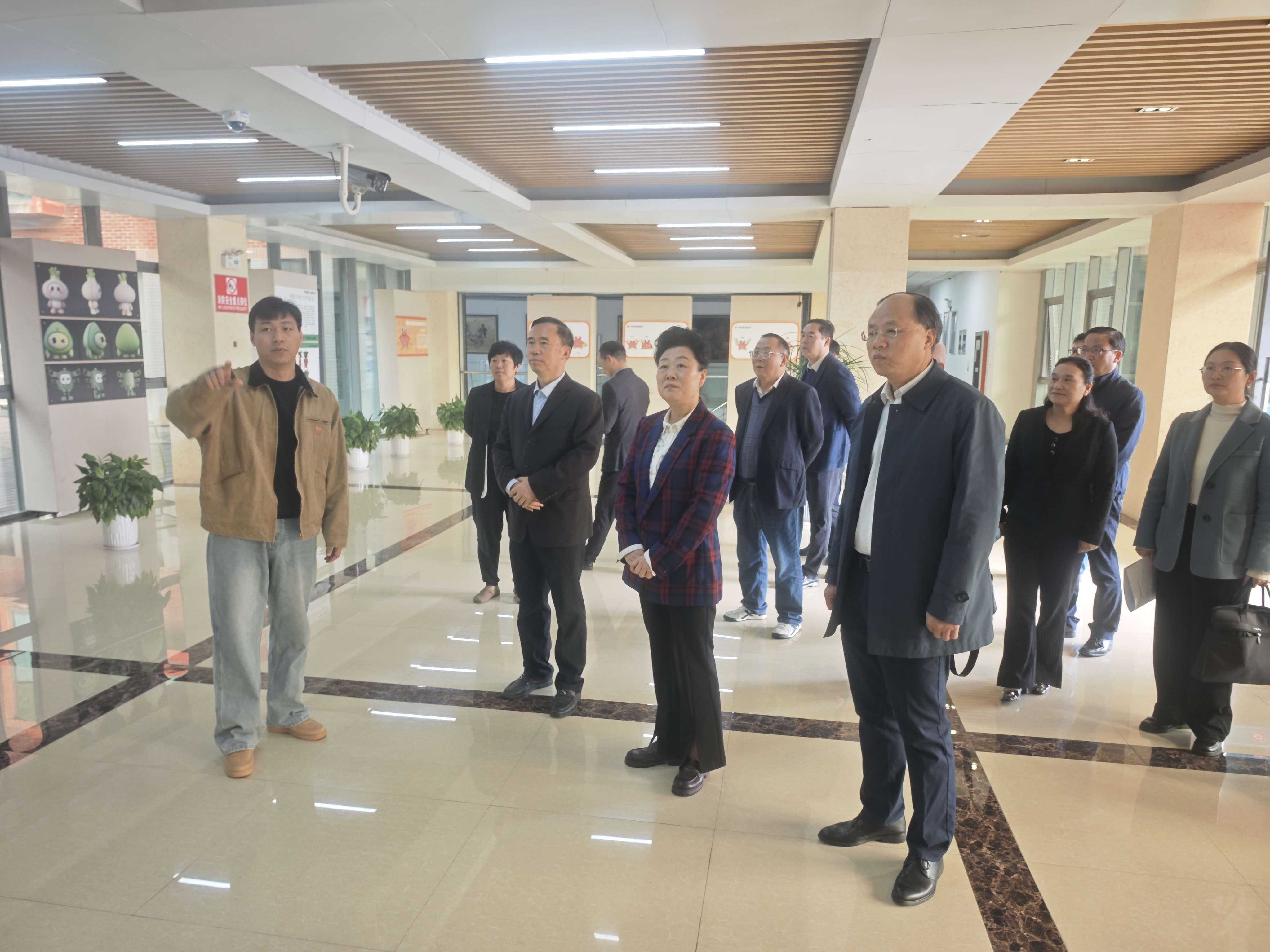 鄭曉艷率隊開展高等教育法執法調研